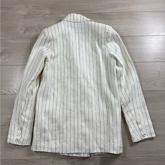 Camilla and Marc Nantucket Linen White Striped Blazer - Picture 3 of 12
